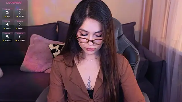 CarolineGuthrie online show from 03/11/26, 03:50