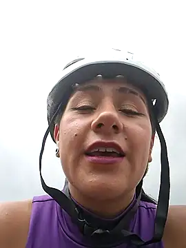 Snapshot of CAROLINE__07 chatting on 09/20/25, 06:02 CAROLINE 07 online show from 09/20/25, 06:02