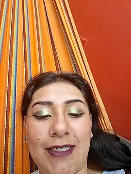 CAROLINE  07 online show from 12/19/25, 04:31