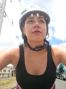 Snapshot of CAROLINE__07 chatting on 09/22/25, 04:35 CAROLINE 07 online show from 09/22/25, 04:35