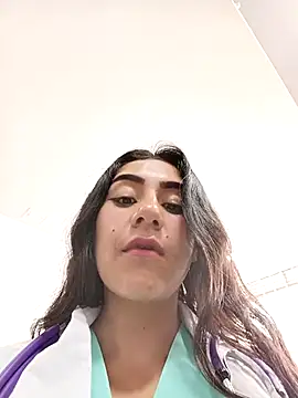 CAROLINE  07 online show from 05/04/26, 03:37