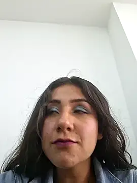 CAROLINE  07 online show from 12/05/25, 02:15