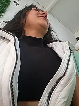 CAROLINE  07 online show from 12/16/25, 08:57