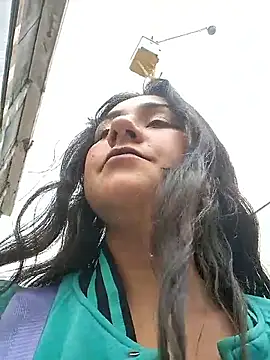 Snapshot of CAROLINE__07 chatting on 10/04/25, 05:25 CAROLINE 07 online show from 10/04/25, 05:25