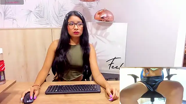 MelanyWayne  online show from 11/13/25, 07:07