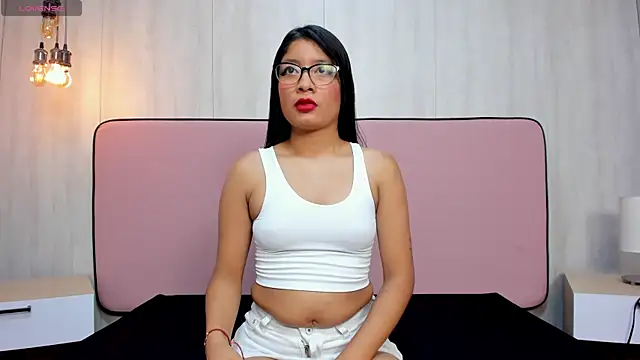 MelanyWayne  online show from 04/08/26, 06:31