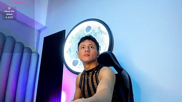  Leohot  online show from 11/14/25, 03:21