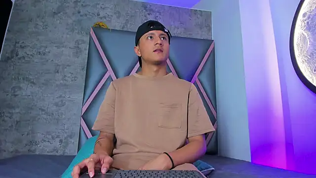  Leohot  online show from 02/18/26, 03:59