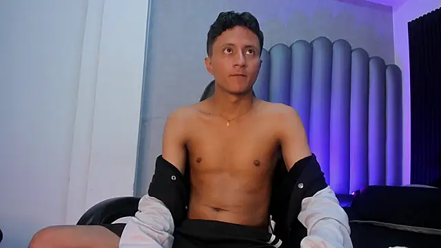  Leohot  online show from 11/06/25, 03:43