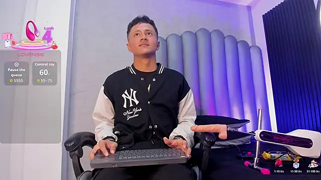  Leohot  online show from 10/28/25, 03:29