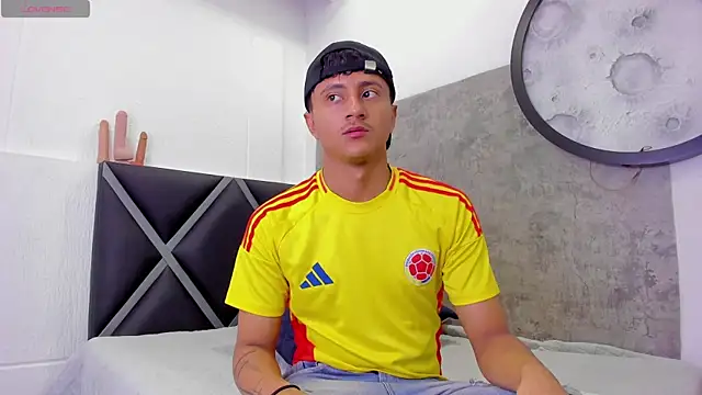  Leohot  online show from 04/12/26, 03:32