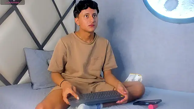  Leohot  online show from 10/08/25, 03:41