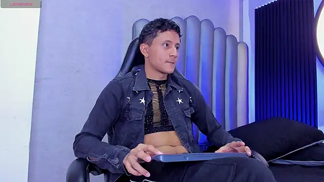  Leohot  online show from 11/27/25, 03:40