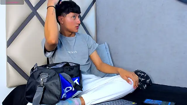  Leohot  online show from 10/10/25, 03:40