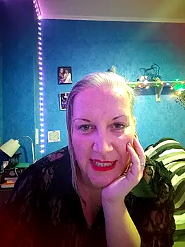 Feelineducentre online show from 11/16/25, 08:02