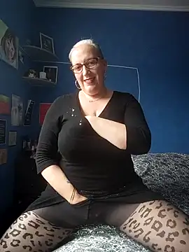 Feelineducentre online show from 10/25/25, 01:23