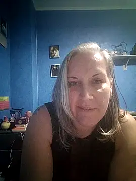 Feelineducentre online show from 11/11/25, 08:36