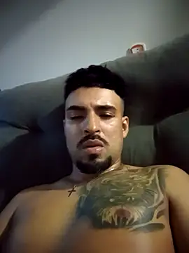 Snapshot of nnyzinho17 chatting on 12/16/25, 09:19 nnyzinho17 online show from 12/16/25, 09:19