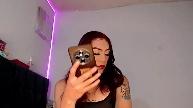 Megan Gil  online show from 03/07/26, 10:15