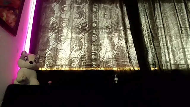 Megan Gil  online show from 05/04/26, 09:50
