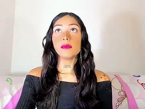 Snapshot of Megan_Gil_ chatting on 10/15/25, 12:57 Megan Gil online show from 10/15/25, 12:57