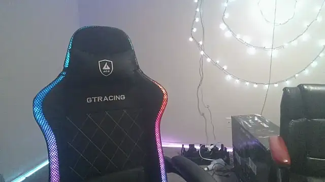 Snapshot of TypicalDepot5 chatting on 10/29/25, 01:37 TypicalDepot5 online show from 10/29/25, 01:37