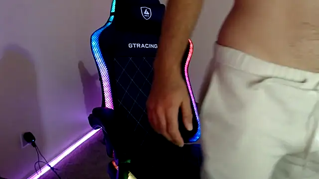 Snapshot of TypicalDepot5 chatting on 11/07/25, 12:37 TypicalDepot5 online show from 11/07/25, 12:37