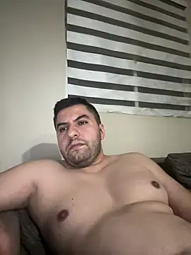Snapshot of raulgzz4 chatting on 06/23/26, 03:59 raulgzz4 online show from 06/23/26, 03:59