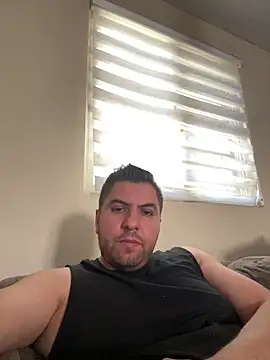 Snapshot of raulgzz4 chatting on 03/26/26, 05:33 raulgzz4 online show from 03/26/26, 05:33