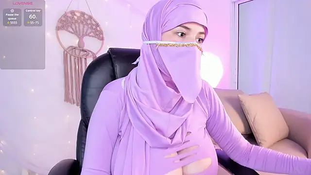 Snapshot of salma_isawwii chatting on 10/18/25, 02:19 salma isawwii online show from 10/18/25, 02:19