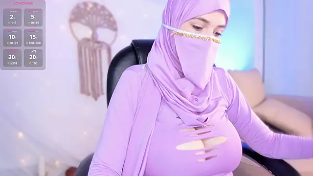 salma isawwii online show from 10/31/25, 02:24