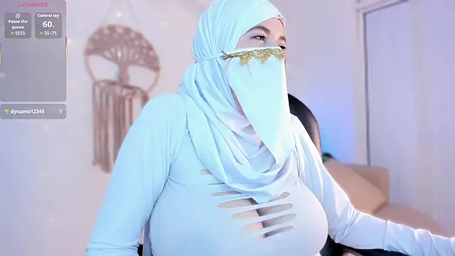 salma isawwii online show from 12/14/25, 03:06