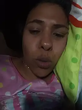 IVONNE COLLINS33 online show from 04/15/26, 03:23