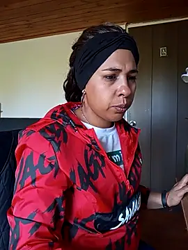 IVONNE COLLINS33 online show from 12/03/25, 03:00