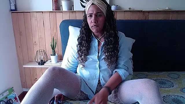 IVONNE COLLINS33 online show from 09/20/25, 01:38