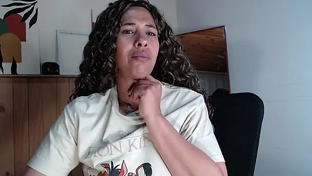 IVONNE COLLINS33 online show from 10/23/25, 03:49