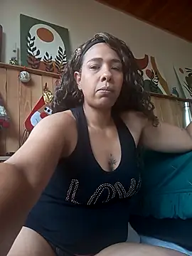 IVONNE COLLINS33 online show from 12/19/25, 09:17