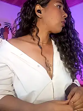 IVONNE COLLINS33 online show from 03/01/26, 09:04