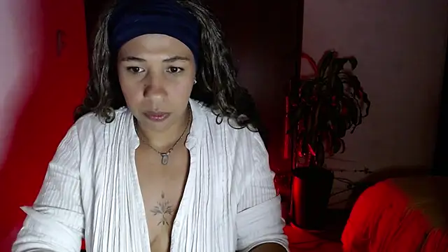 IVONNE COLLINS33 online show from 03/18/26, 12:03