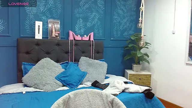 zohet kriss online show from 04/17/26, 01:47