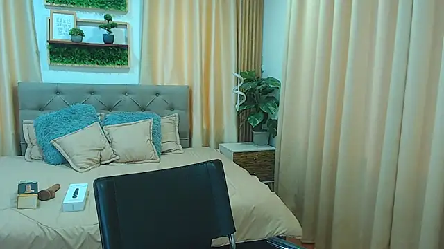 zohet kriss online show from 10/08/25, 02:07