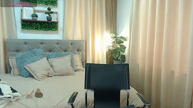 zohet kriss online show from 10/16/25, 02:25