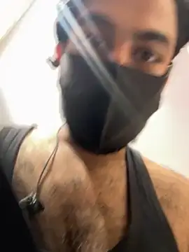 Snapshot of hottestboy03 chatting on 09/19/25, 05:33 hottestboy03 online show from 09/19/25, 05:33