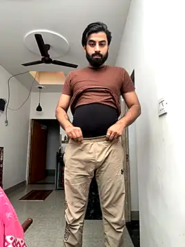 Snapshot of hottestboy03 chatting on 10/18/25, 05:42 hottestboy03 online show from 10/18/25, 05:42