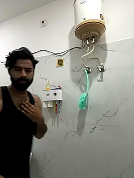 hottestboy03 online show from 12/18/25, 06:56