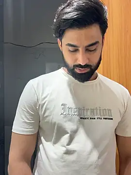 hottestboy03 online show from 07/10/26, 07:52