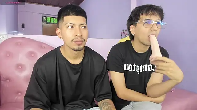 AxelAndJeremy online show from 11/21/25, 03:16