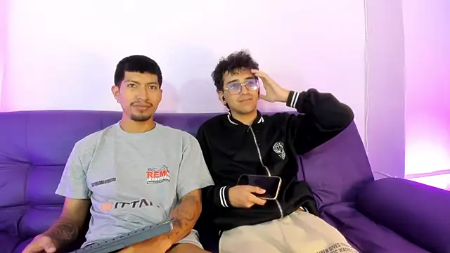 AxelAndJeremy online show from 09/18/25, 02:58