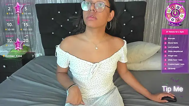 Snapshot of Hailey_johnsonn chatting on 09/19/25, 12:53 Hailey johnsonn online show from 09/19/25, 12:53