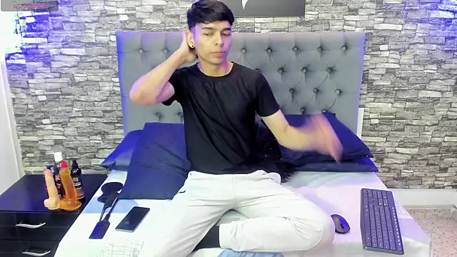 Snapshot of OnlyJos chatting on 09/25/25, 08:26 OnlyJos online show from 09/25/25, 08:26